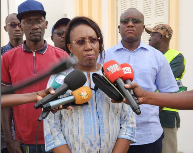 Visite du SERRP à Saint-Louis: Mme Ndao, coordonnatrice, annonce le relogement définitif des sinistrés en décembre Visite du SERRP à Saint-Louis: Mme Ndao, coordonnatrice, annonce le relogement définitif des sinistrés en décembre