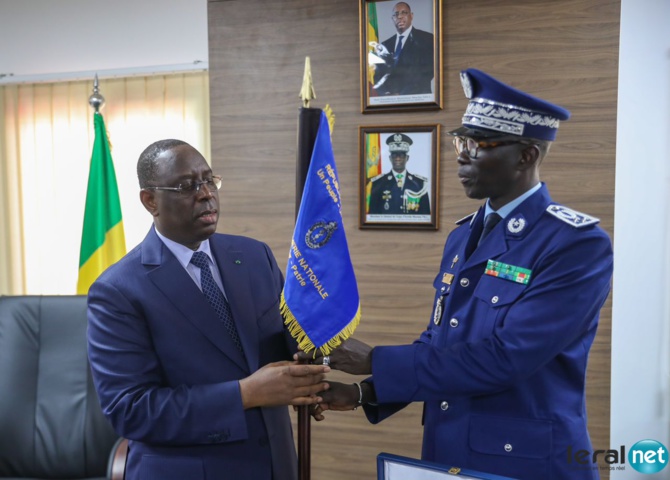 Le Président Macky Sall exprime sa gratitude au Général Moussa Fall, pour son engagement exemplaire