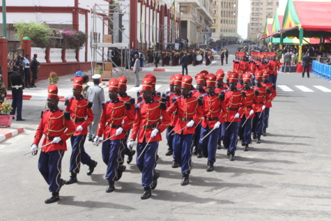 Revivez les images marquantes de la cérémonie de prise d'armes présidée par le Président Macky Sall 