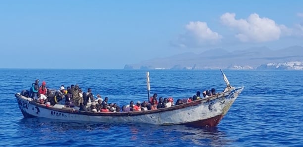 A bord de pirogues privées : Des migrants partent en famille A bord de pirogues privées : Des migrants partent en famille