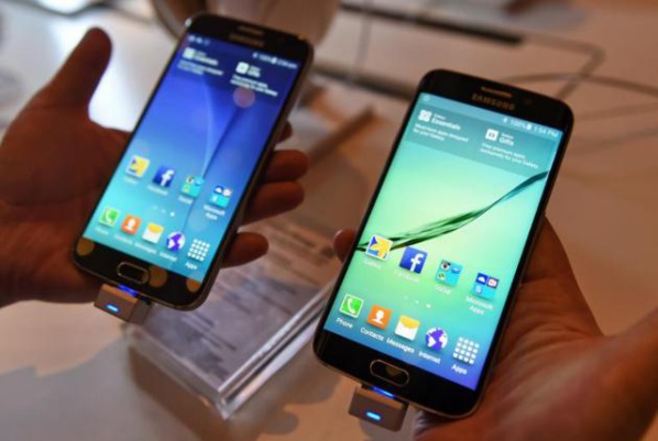 Samsung lance le Galaxy S6 pour contrer Apple... qui sort sa montre connectée