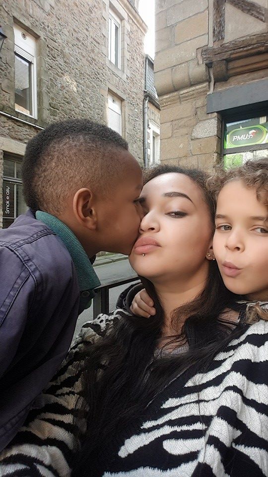 Agnès et ses deux bébés d'amour : « Je n'ai pas honte de montrer mes enfants car je les aime de toute ma vie, sans eux, je ne suis rien. »