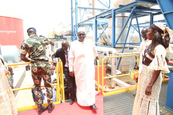 Macky Sall inaugure la centrale électrique de Kahone et annonce ses ambitions pour le secteur