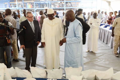Le Président Sall visite la Société nouvelle des salins du Sine-Saloum 