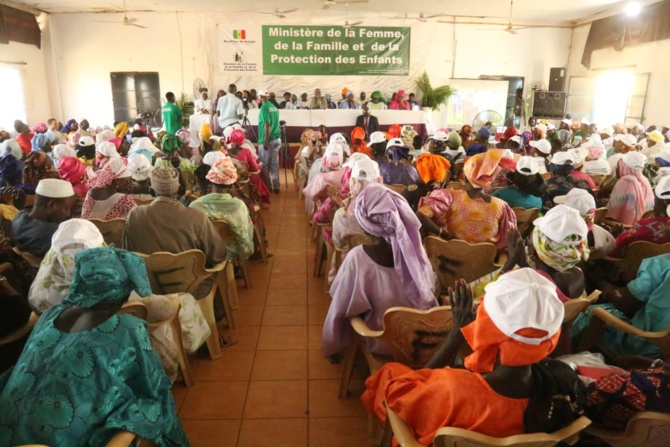 Chaînes de valeur agricole et artisanale : Dr Fatou Diané, Ministre de la Femme parachève le processus de financement des projets des femmes entrepreneures actives
