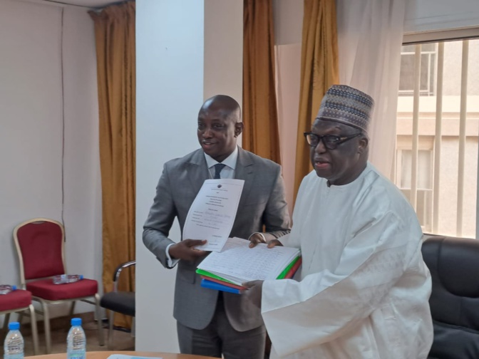 Amadou Lamine Dieng, Pilier de la Loyauté Politique, Remet 4530 Parrains à Moustapha Niasse