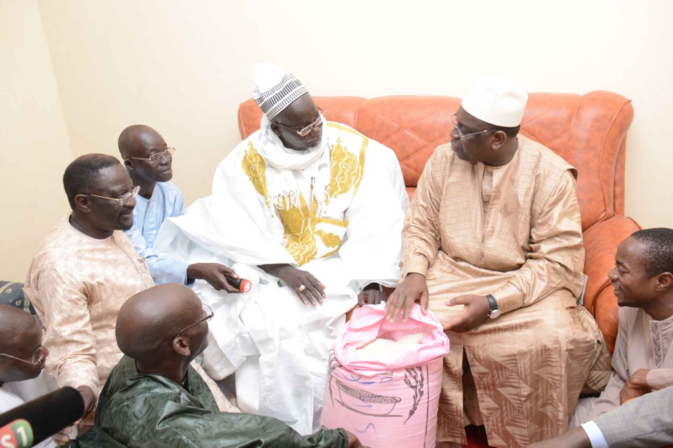 Le Président de la République rend visite à Serigne Moussa Nawel
