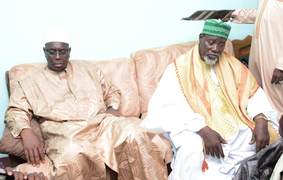 Le président de la République rend visite à Mame Abdou Cissé, Khalife général de Diamal