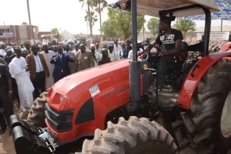 Kaffrine: Macky Sall a reçu 1000 tracteurs venus du Brésil