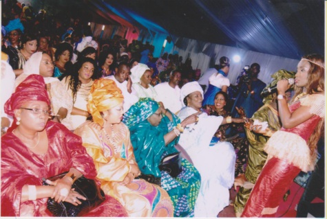 Admirez l'élégance de la grande cantatrice Fatou Kiné Mbaye, la maman de Coumba Gawlo 