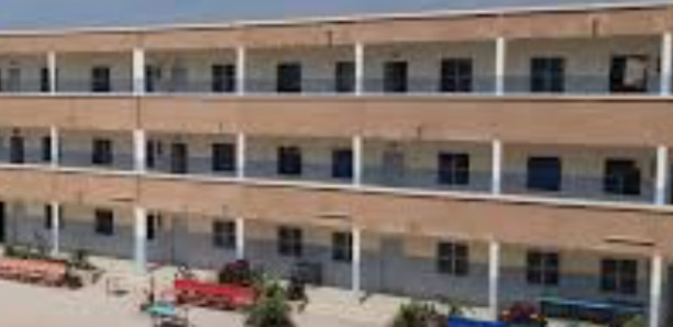 École Malika Plage en état de délabrement très avancé