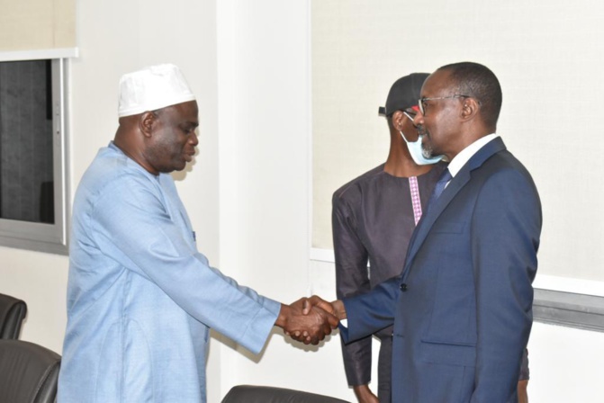 Après leur indemnisation: Les impactés du Projet de dépollution de la baie de Hann à Mbao, reconnaissants envers le DG de l’Onas, Mamadou Mamour Diallo Après leur indemnisation: Les impactés du Projet de dépollution de la baie de Hann à Mbao, reconnaissants envers le DG de l’Onas, Mamadou Mamour Diallo