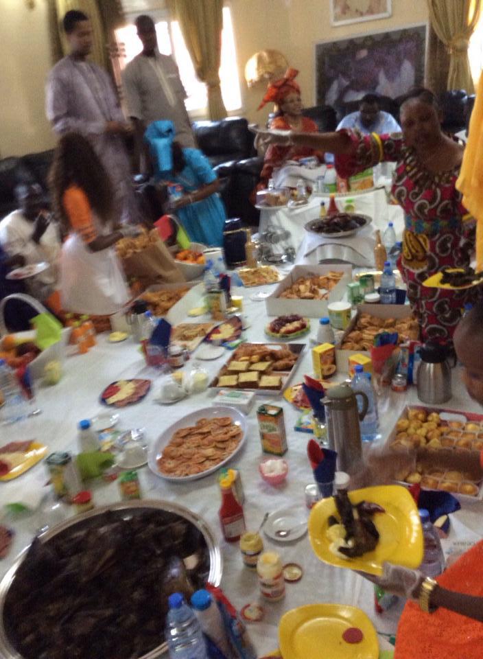 « Thiants » du 17 Avril : petit déjeuner royal offert par Cheikh Béthio Thioune à ses disciples