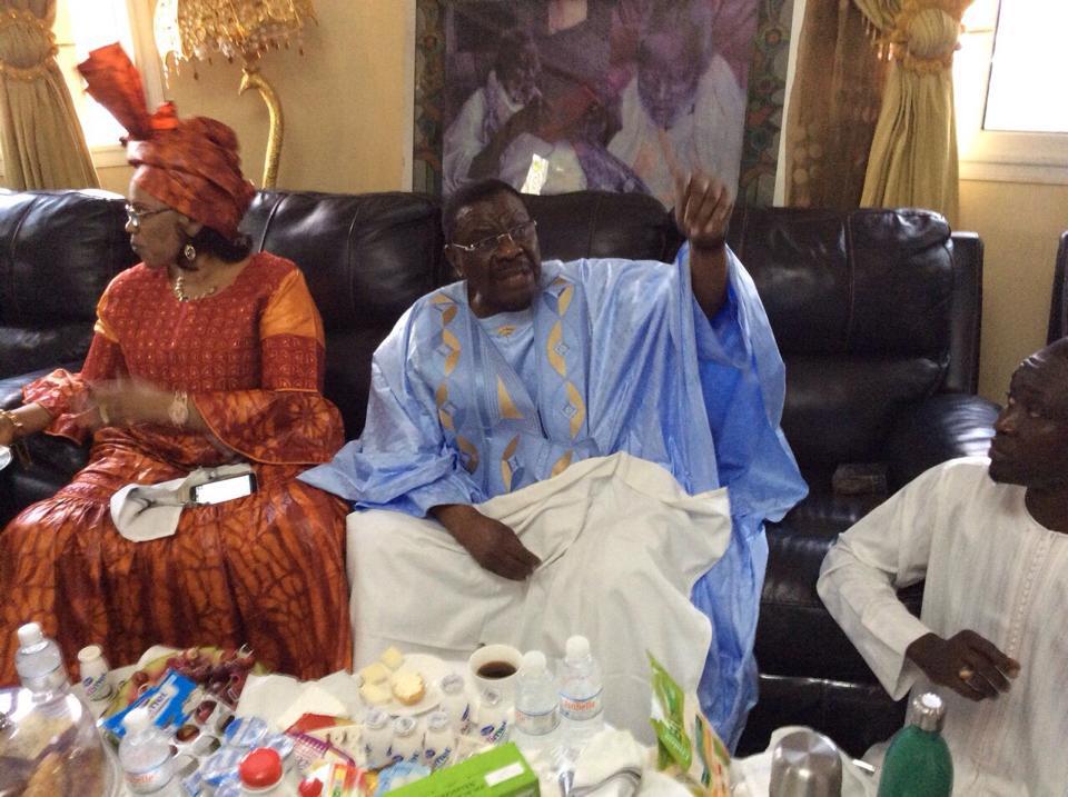 « Thiants » du 17 Avril : petit déjeuner royal offert par Cheikh Béthio Thioune à ses disciples