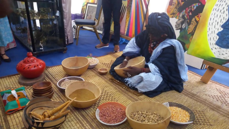 Photos / Élégance et artisanat à la Présidence: Regards sur l'exposition présidée par Marième Faye Sall et Agata Kornhauser-Duda Photos / Élégance et artisanat à la Présidence: Regards sur l'exposition présidée par Marième Faye Sall et Agata Kornhauser-Duda