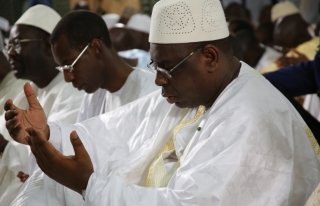 Macky Sall présent à la prière du vendredi à Médina Gounass
