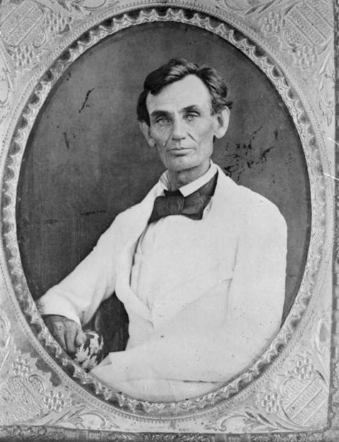Jusqu'à quelques semaines de son élection, Abraham Lincoln ne portait pas le collier de barbe qui le symbolise. © ap.
