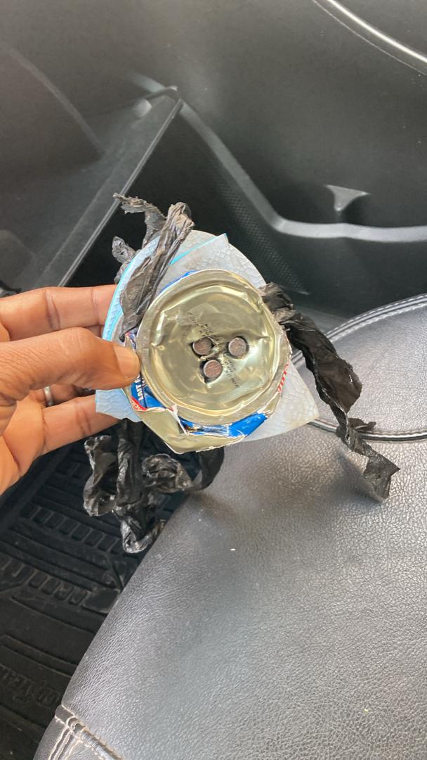 Alerte/ Jet de clous sur les roues des automobiles: Un automobiliste, victime des malfaiteurs, raconte le film de son argent volé... Alerte/ Jet de clous sur les roues des automobiles: Un automobiliste, victime des malfaiteurs, raconte le film de son argent volé...