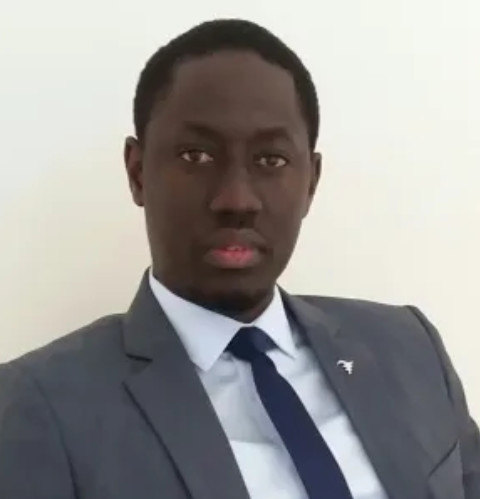Assemblée nationale : Le chef de Cabinet de Pape M. Ndour, poursuivi dans les rues, avec sa mallette d’argent