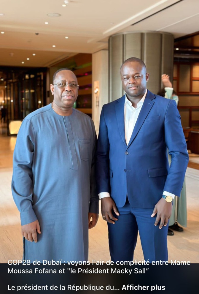 Rencontre inattendue : Awash Kitty et des jeunes de l'APR photographiés avec Macky Sall dans le hall d'un hôte