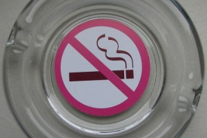 Top 10 des manières d’arrêter de fumer qui ne marchent pas. Du tout.