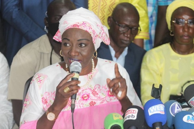 Aminata Touré : De leader dans la mouvance présidentielle à opposante teigneuse..