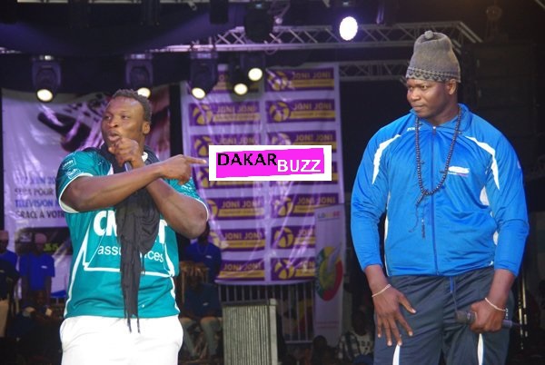 Arrêt sur images : face à face Tapha Tine refuse de serrer la main à Ama Baldé