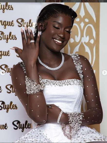 L'actrice Virginie de la série "Karma" s'est mariée avec le chanteur Ashs The Best L'actrice Virginie de la série "Karma" s'est mariée avec le chanteur Ashs The Best