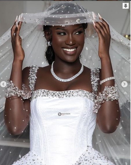 L'actrice Virginie de la série "Karma" s'est mariée avec le chanteur Ashs The Best L'actrice Virginie de la série "Karma" s'est mariée avec le chanteur Ashs The Best