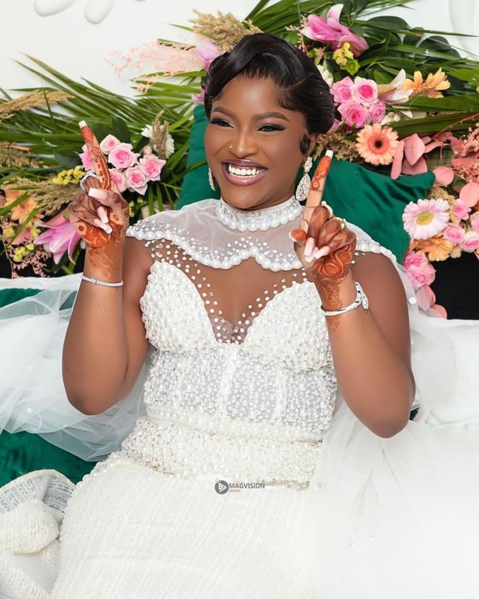 Revivez en images le mariage de la fille de Mame Boye Diao et Samba Peuzzi Revivez en images le mariage de la fille de Mame Boye Diao et Samba Peuzzi