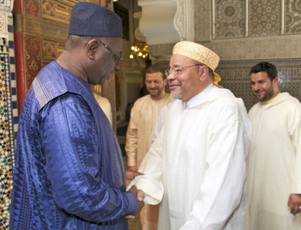(Texte et Photos) Le Président Macky Sall en pèlerinage au mausolée de Cheikh Ahmed Tidiane Chérif