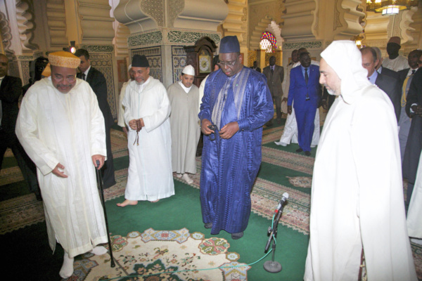 (Texte et Photos) Le Président Macky Sall en pèlerinage au mausolée de Cheikh Ahmed Tidiane Chérif