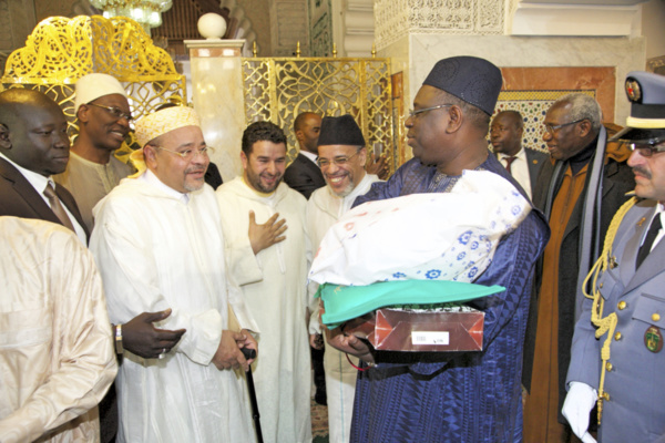 (Texte et Photos) Le Président Macky Sall en pèlerinage au mausolée de Cheikh Ahmed Tidiane Chérif