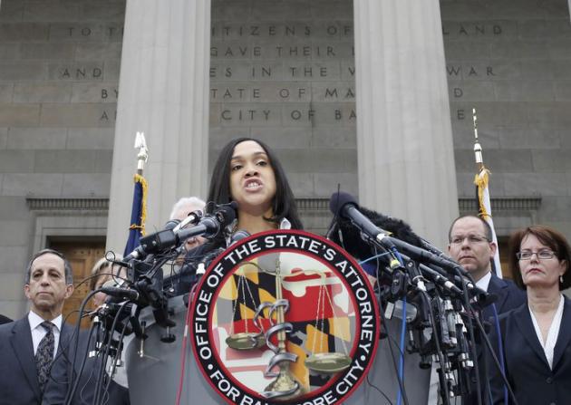 Six policiers de Baltimore inculpés pour la mort de Freddie Gray
