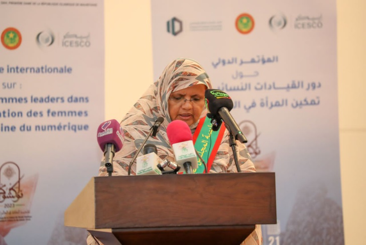 Photos / Nouakchott : Marème Faye Sall, Première Dame du Sénégal, présente à la Conférence sur le rôle des femmes leaders Photos / Nouakchott : Marème Faye Sall, Première Dame du Sénégal, présente à la Conférence sur le rôle des femmes leaders