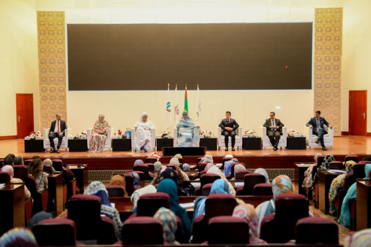 Photos / Nouakchott : Marème Faye Sall, Première Dame du Sénégal, présente à la Conférence sur le rôle des femmes leaders Photos / Nouakchott : Marème Faye Sall, Première Dame du Sénégal, présente à la Conférence sur le rôle des femmes leaders