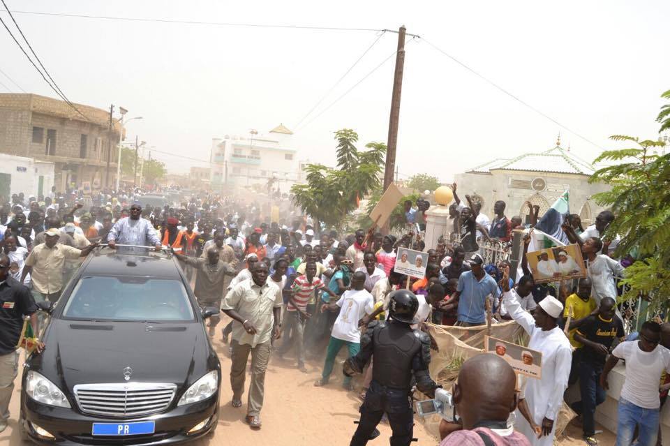 (Retro) Accueil populaire des militants de Abdoulaye Mountaha Niass au Président Macky Sall