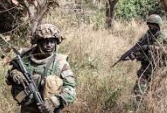 Mort de 4 militaires dans l’explosion d’une mine: Huit suspects placés en garde-à-vue