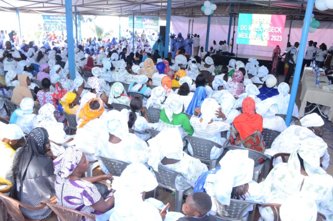Bargny: Malick Seck, DG de la CES, désigné meilleur Directeur de l'année, célébré Bargny: Malick Seck, DG de la CES, désigné meilleur Directeur de l'année, célébré
