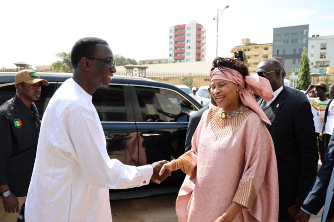 Présidentielle 2024: "Oser l'avenir" de Me Aïssata Tall Sall, investit Amadou Bâ