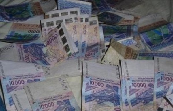 ​Eperdument amoureux, 10 millions FCfa séparent le célèbre couple : La vraie histoire de l’idylle entre la styliste Awa Guèye et l'homme d'affaires sénégalais basé à Dubaï