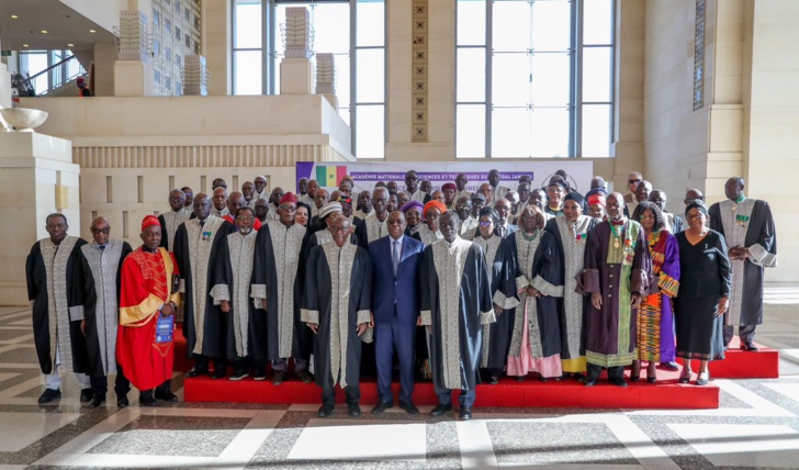 Photos / ANSTS : Le Président Macky Sall lors de la séance académique solennelle 2024 Photos / ANSTS : Le Président Macky Sall lors de la séance académique solennelle 2024