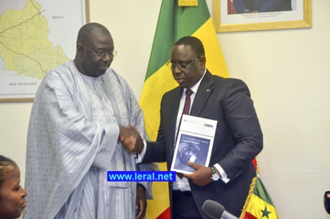 Médias au Sénégal : Macky Sall appelle à "une mobilisation collective pour assainir, moraliser et redynamiser le secteur"
