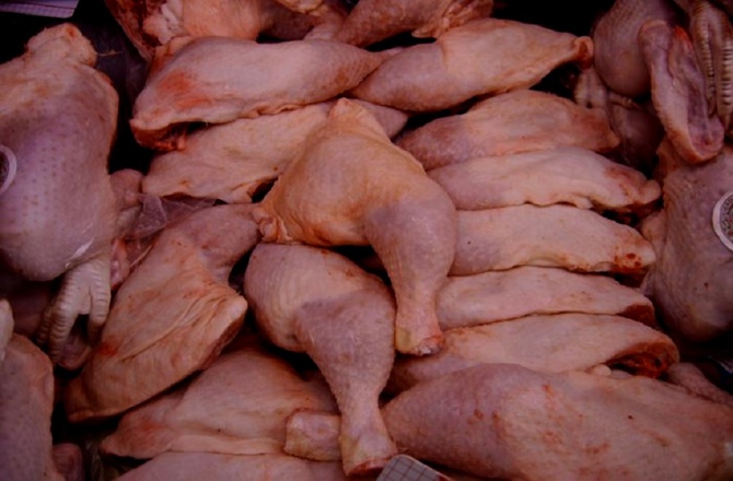 Kolda : 188 kg de cuisses de poulet impropres à la consommation, incinérés