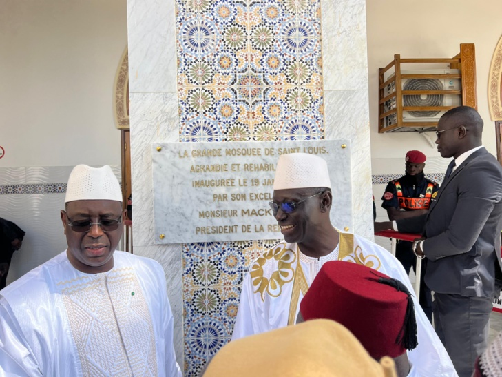 Photos+videos: Macky Sall dans l'effervescence de la Grande mosquée de Lodo Saint-Louis après la prière de ce vendredi Photos+videos: Macky Sall dans l'effervescence de la Grande mosquée de Lodo Saint-Louis après la prière de ce vendredi