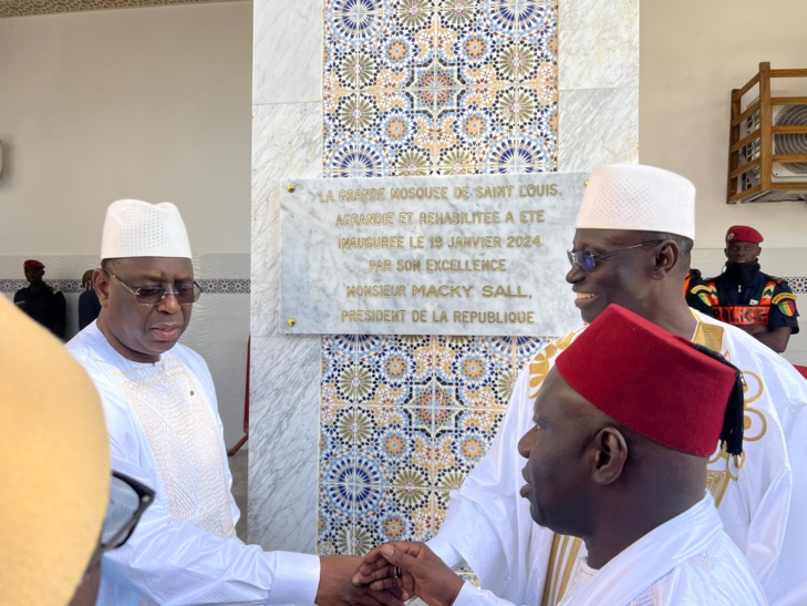 Photos+videos: Macky Sall dans l'effervescence de la Grande mosquée de Lodo Saint-Louis après la prière de ce vendredi Photos+videos: Macky Sall dans l'effervescence de la Grande mosquée de Lodo Saint-Louis après la prière de ce vendredi