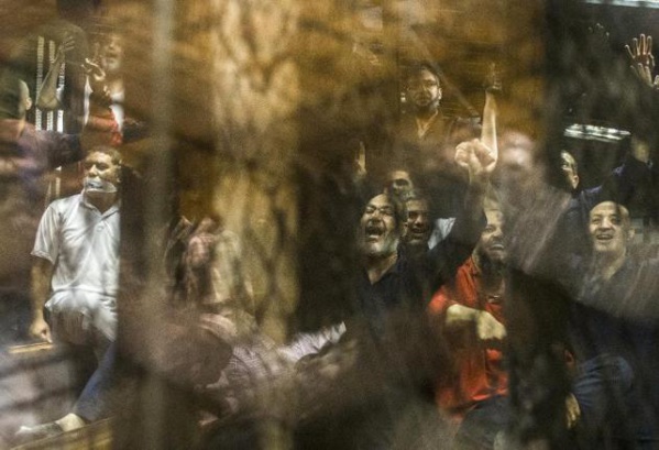 Egypte : Le Caire mène "une guerre totale" contre les islamistes