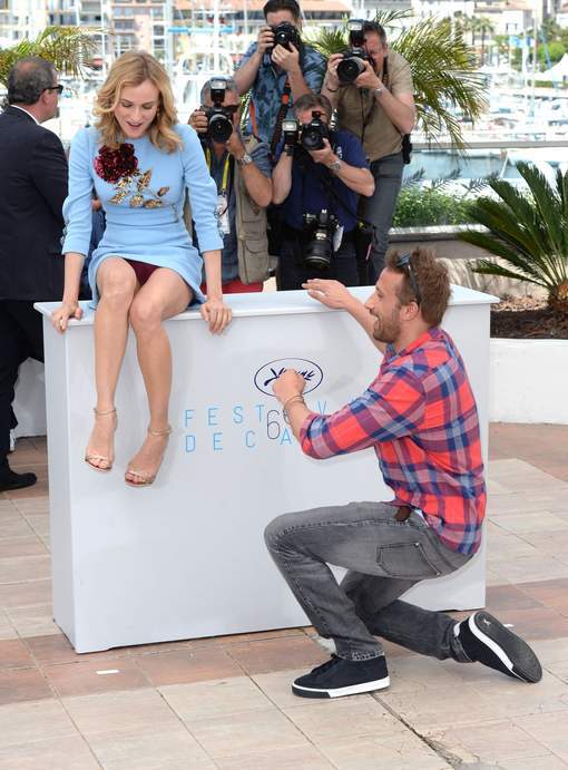 Diane Kruger en montre trop devant les photographes