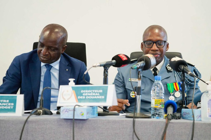 Recettes douanières 2023: Mouhamadou Moustapha Ba, Ministre des Finances et du Budget annonce 1426,6 milliards de FCfa liquidés Recettes douanières 2023: Mouhamadou Moustapha Ba, Ministre des Finances et du Budget annonce 1426,6 milliards de FCfa liquidés