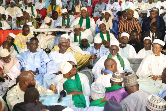 44 ème édition Ziarra Omarienne: Le Premier Ministre Amadou Ba présent à la cérémonie de clôture 44 ème édition Ziarra Omarienne: Le Premier Ministre Amadou Ba présent à la cérémonie de clôture